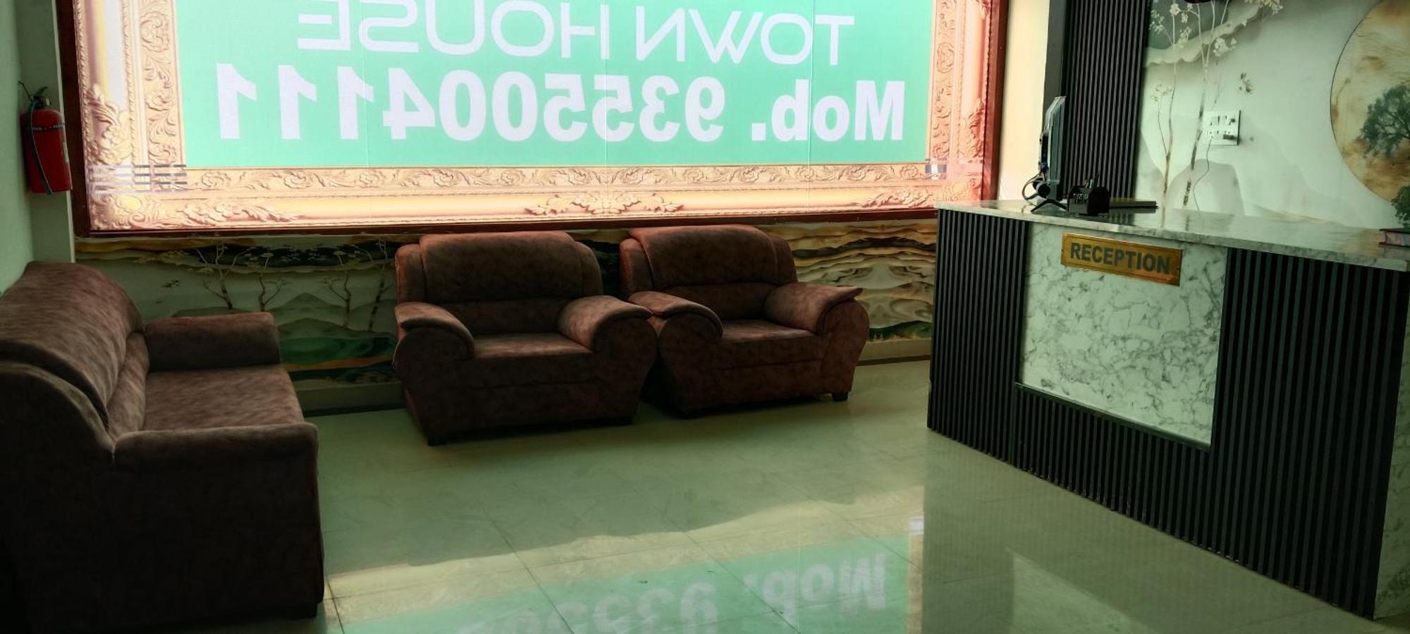 Hotel Blue Heaven Oyotownhouse Ghaziabad Exterior foto